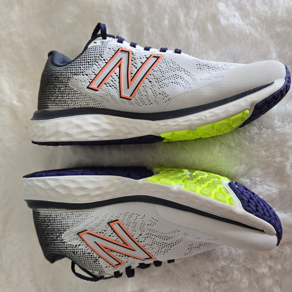 EUC Women's New Balance Fresh Foam 680 Running Shoes size 8.5 W680LW7 - Picture 3 of 14
